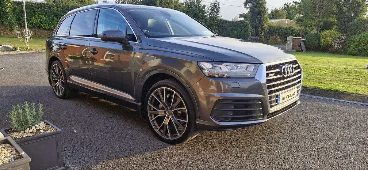 Audi Q7 - Image 1