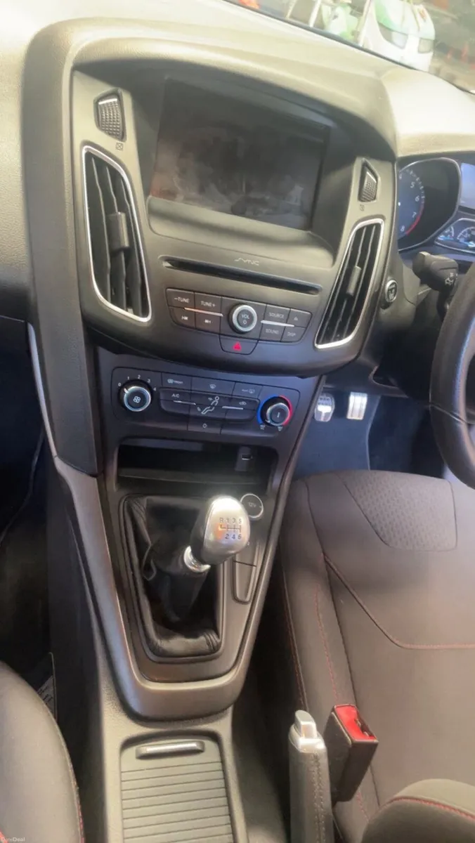 Ford Focus - Image 5