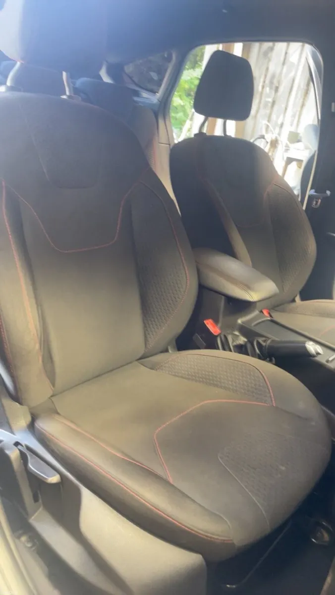 Ford Focus - Image 3