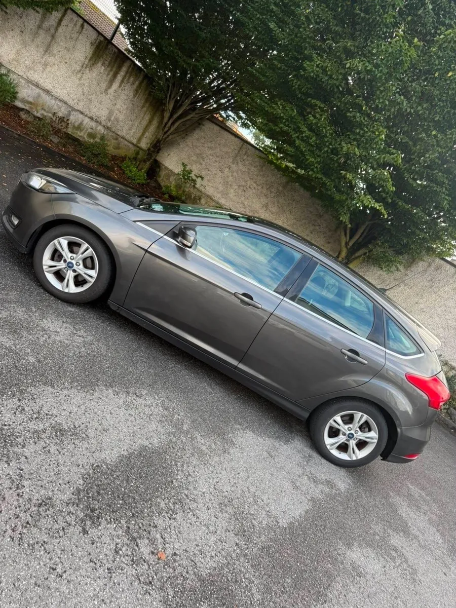 162 Ford Focus 1.5 Diesel Automatic

Very clean - Image 1