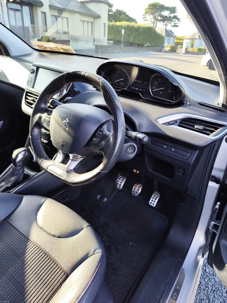 Peugeot 208 GT Line - Image 6