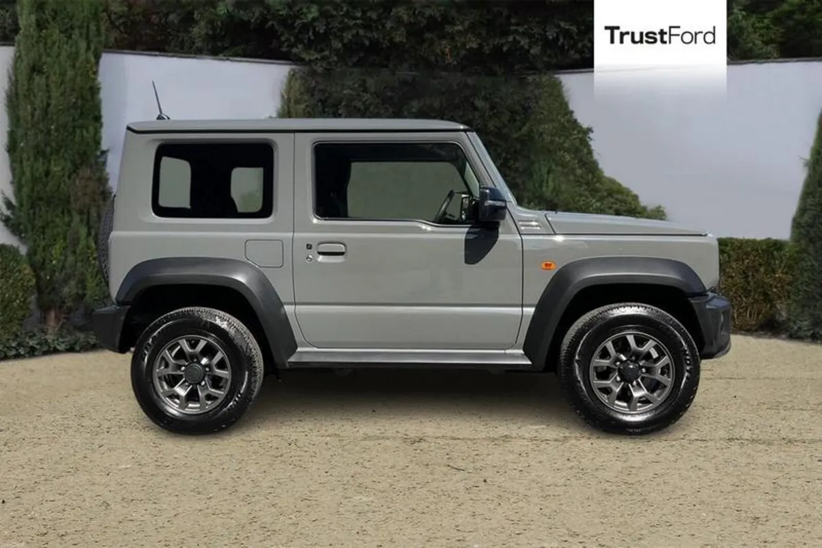 Suzuki Jimny SZ5 4X4 Auto - Image 3