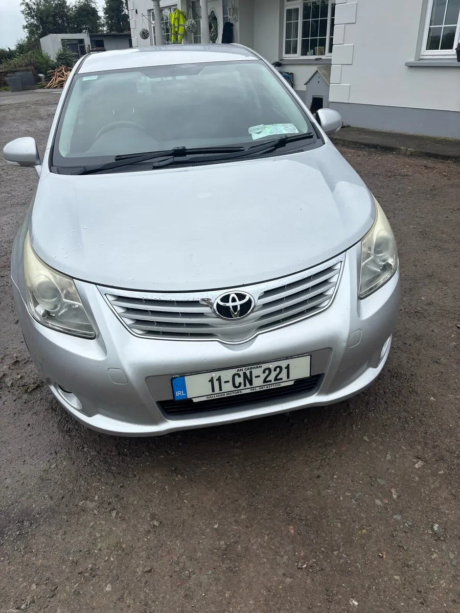 2011 Toyota Avensis - Image 1