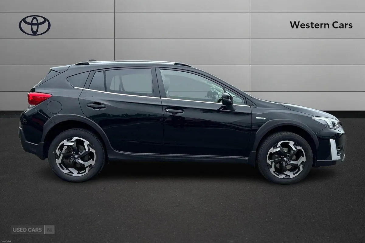 Subaru XV 2.0 i e-Boxer SE Premium Lineartronic 4W - Image 4
