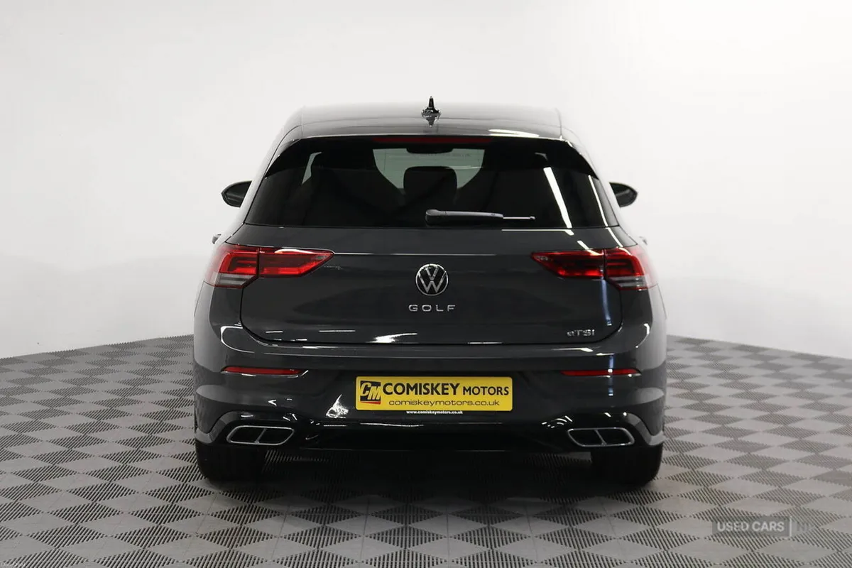 Volkswagen Golf eTSI MHEV R-Line - Image 5
