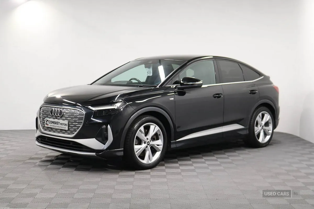 Audi Q4 e-tron S line - Image 3