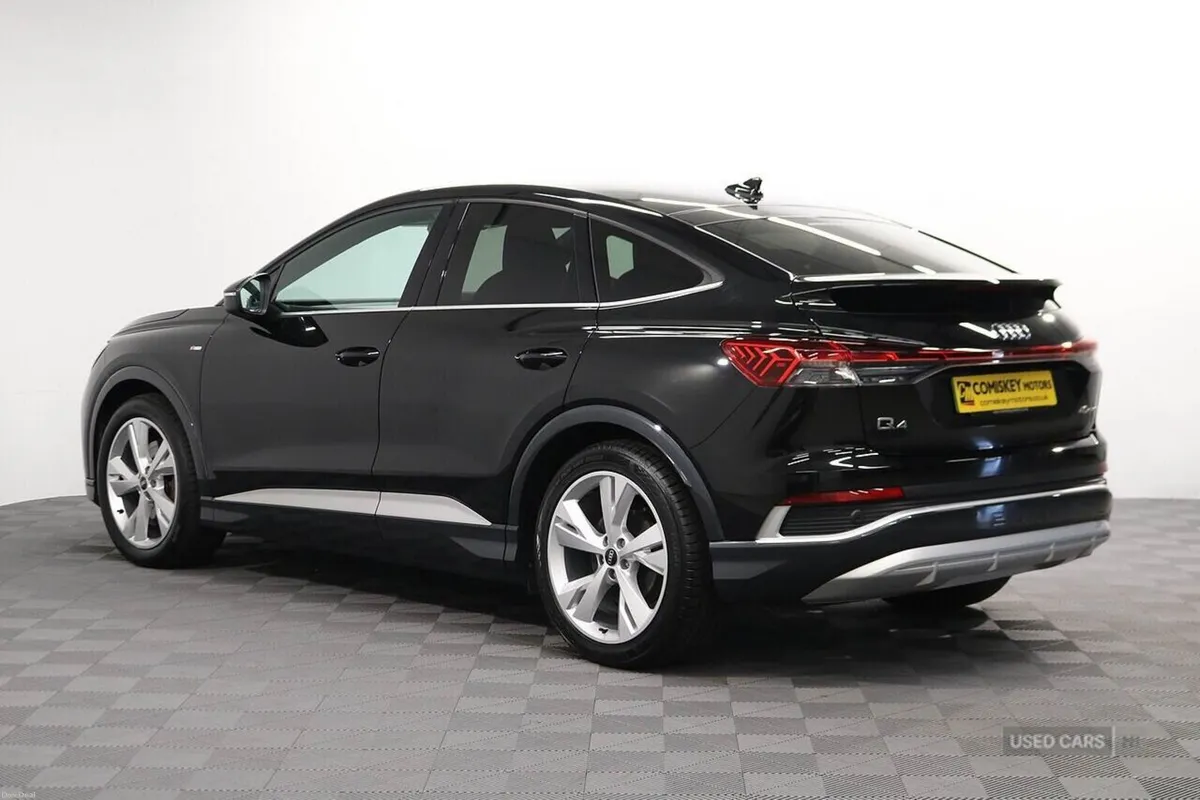 Audi Q4 e-tron S line - Image 4