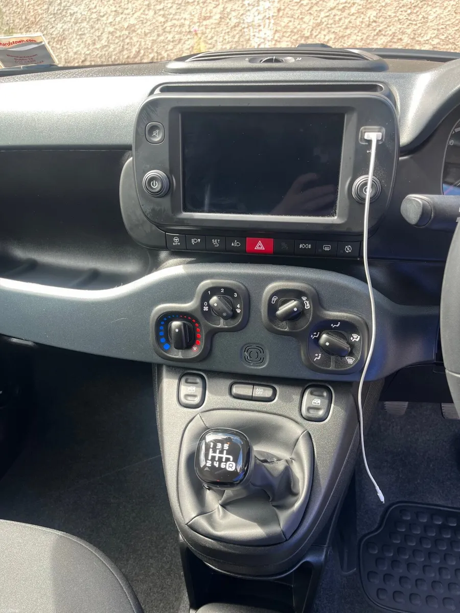 Red Fiat Panda 2025 - Image 2