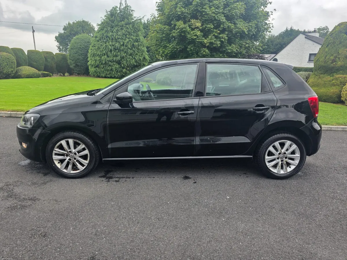 VOLKSWAGON POLO 1.2 PETROL. TRENDLINE LOW KM. - Image 3