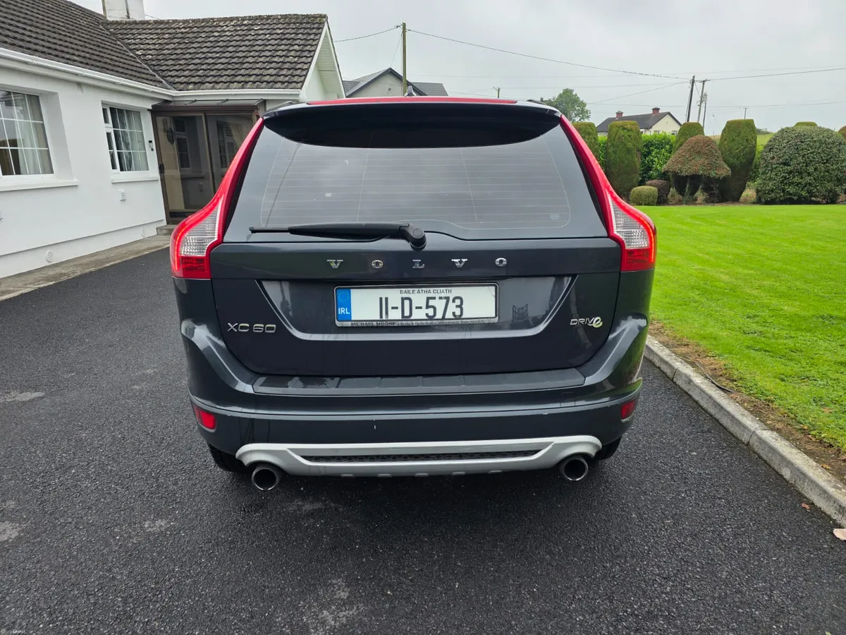 VOLVO XC60 D3. R-DESIGN FWD - Image 6