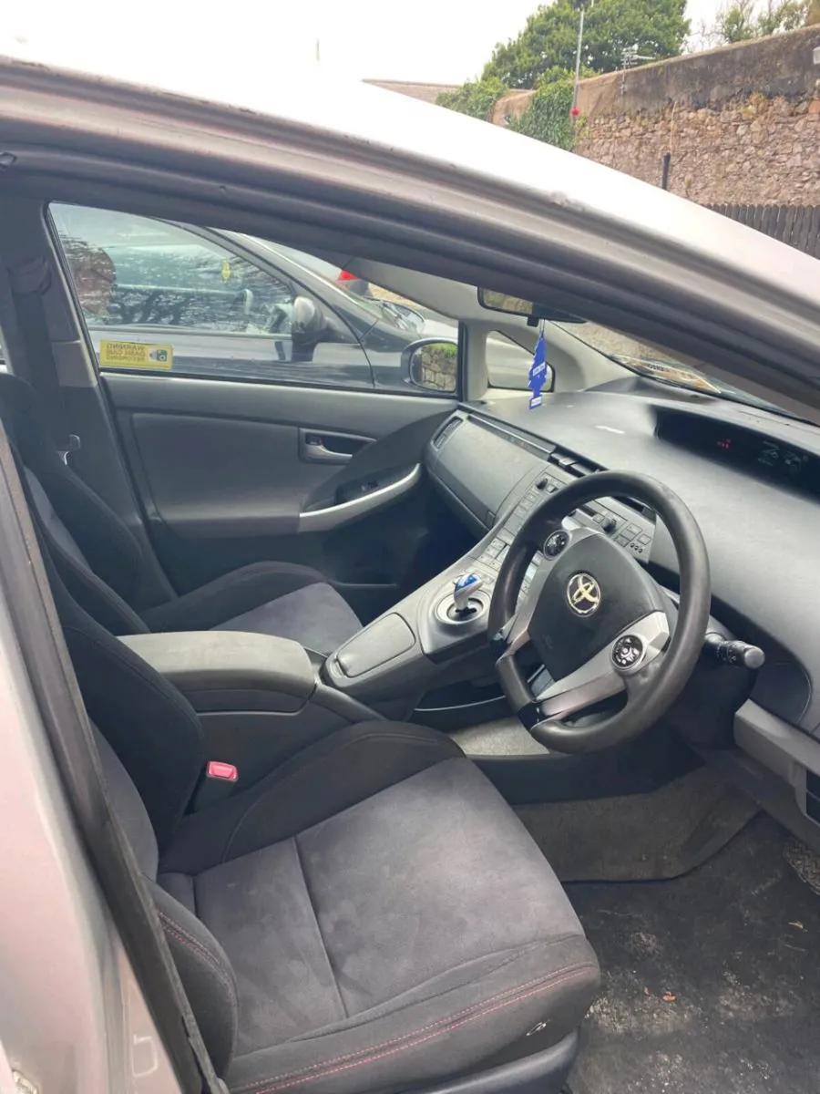 Car - Image 3