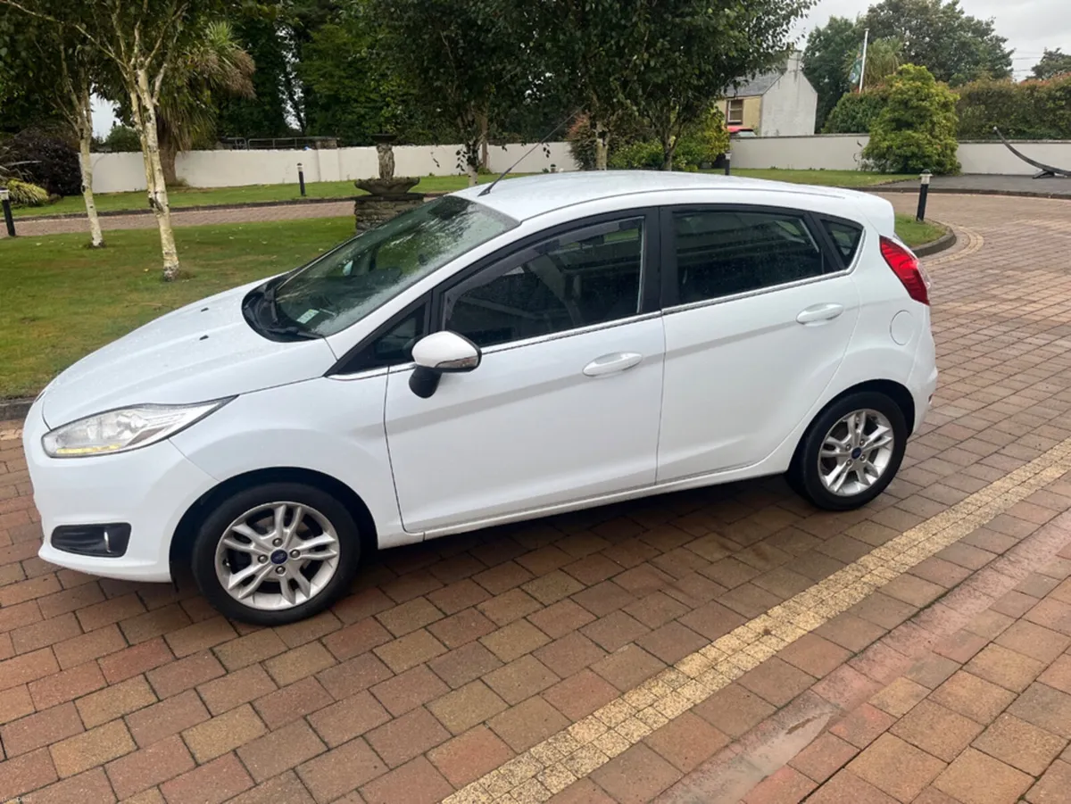 Ford Fiesta 1.25 ZETEC 82PS 5DR ARGENTO - Image 5