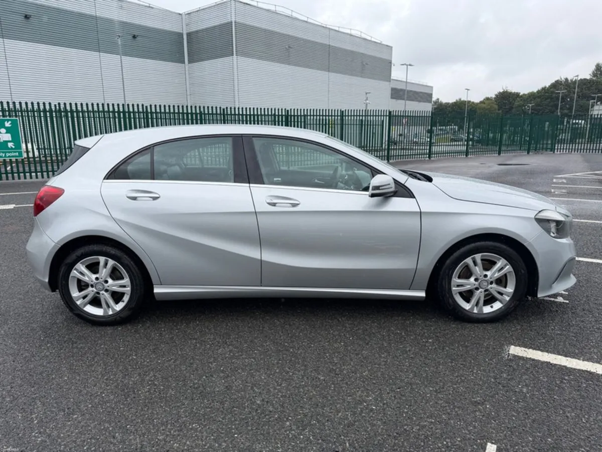 Mercedes-Benz A-Class 1.6 PETROL, AUTOMATIC, LEATH - Image 4