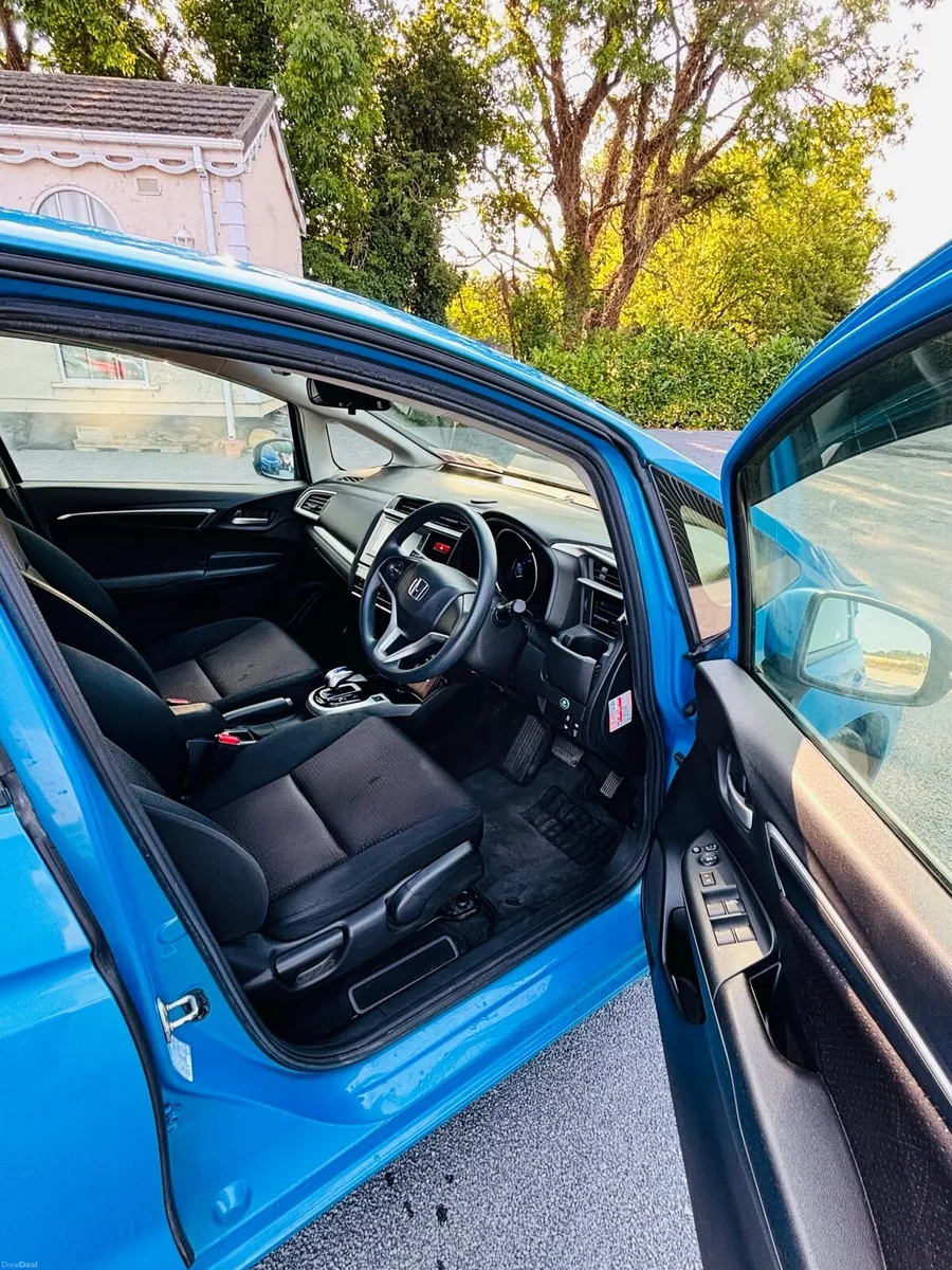 Honda Fit Hybrid 2015 - Image 6
