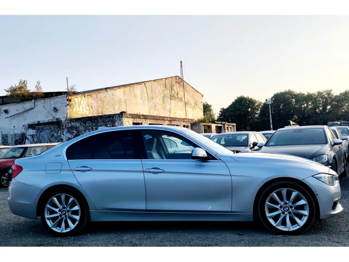 BMW 3-Series 4D 330E LUXURY -Auto - Low mileage (7 - Image 3
