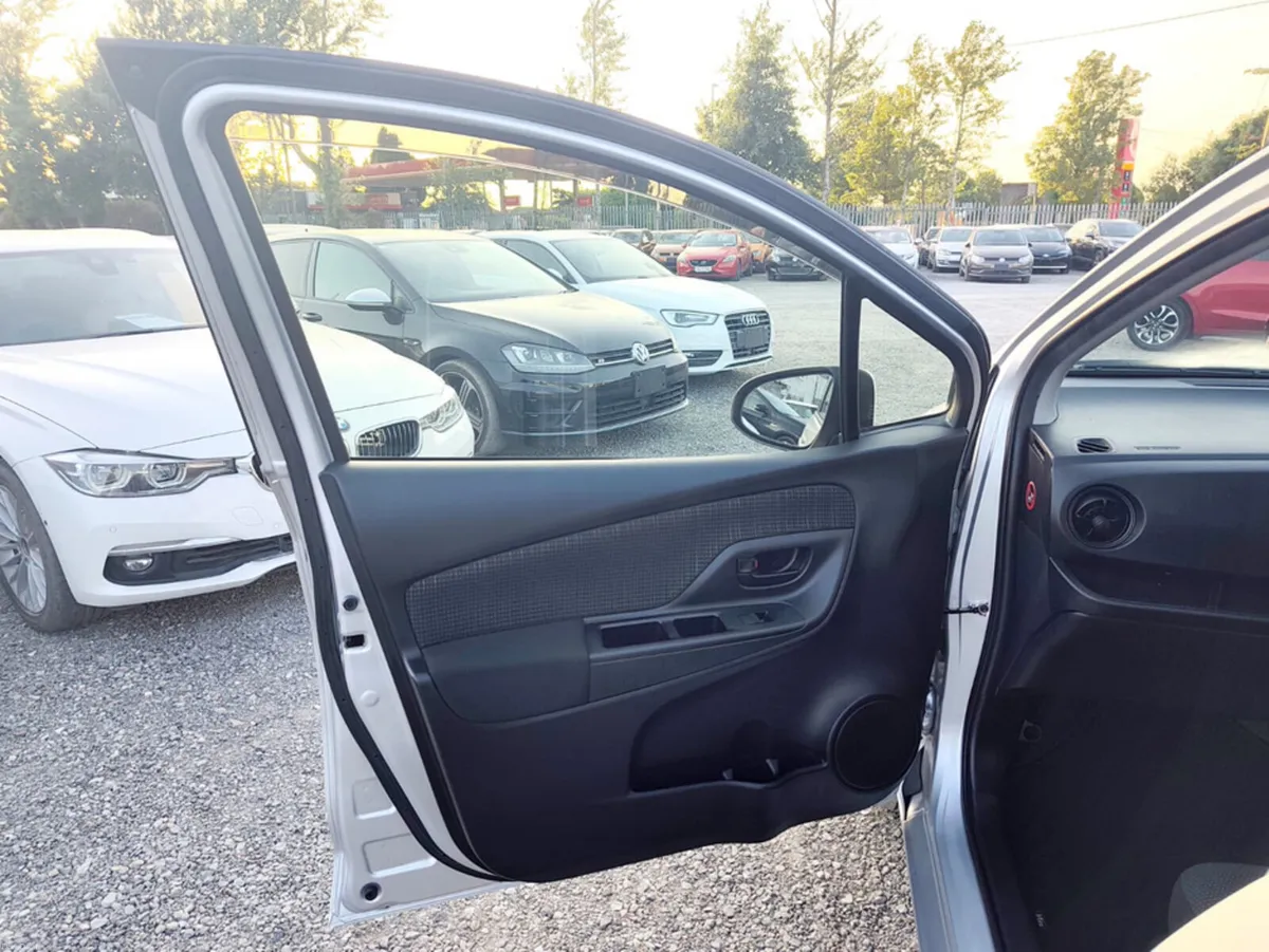 Toyota Vitz 1.0L Petrol Automatic - Low Mileage (3 - Image 6
