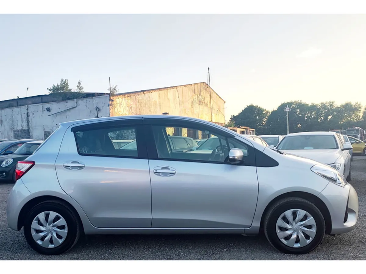 Toyota Vitz 1.0L Petrol Automatic - Low Mileage (3 - Image 4
