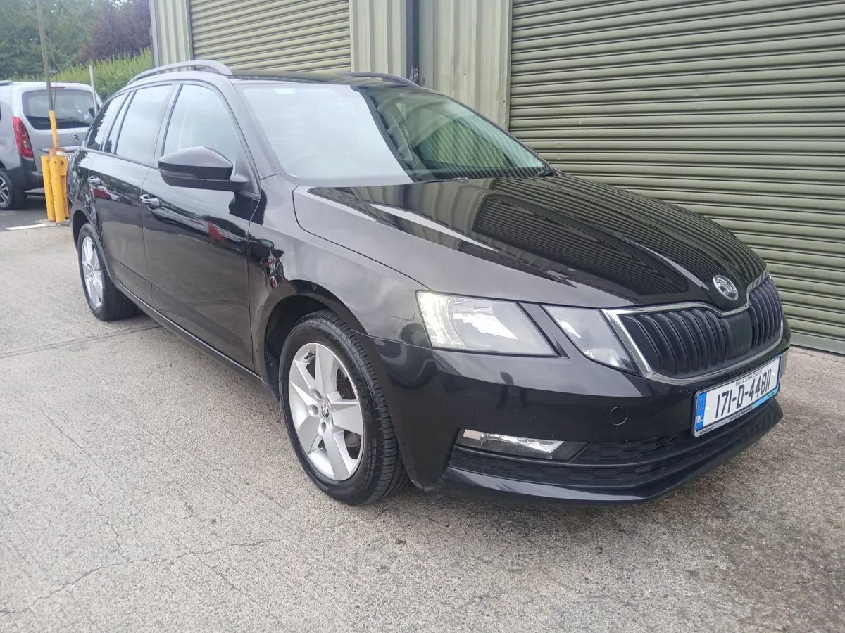 Skoda Octavia diesel estate  2017 - Image 3