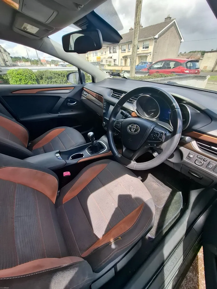 Toyota Avensis 2017 - Image 5