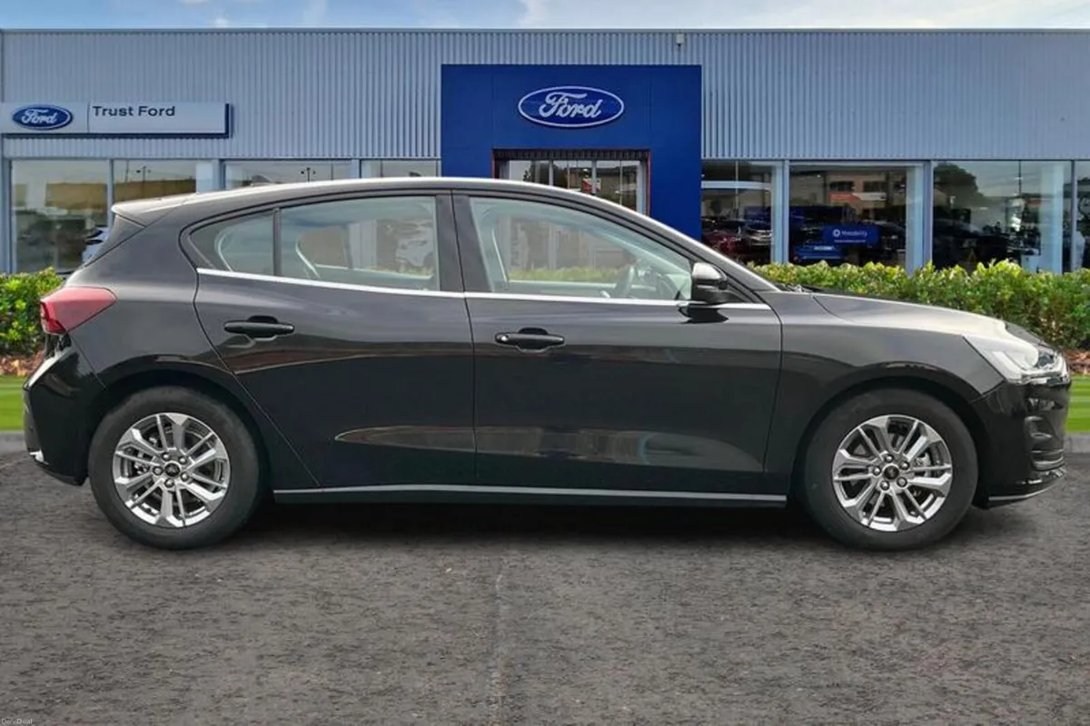Ford Focus 1.0T EcoBoost MHEV Titanium Hatchback 5 - Image 3