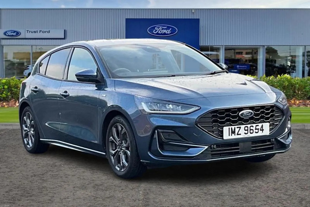 Ford Focus 1.0T EcoBoost MHEV ST-Line Hatchback 5d - Image 1