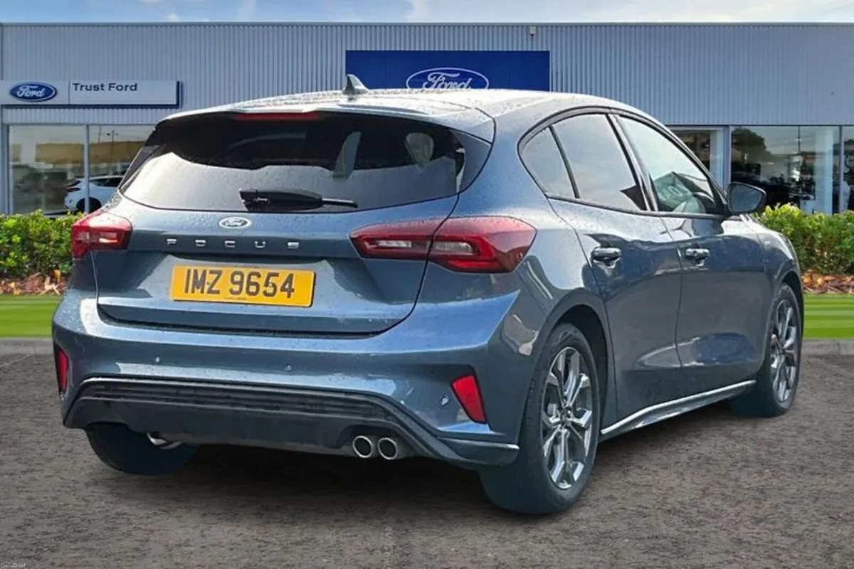 Ford Focus 1.0T EcoBoost MHEV ST-Line Hatchback 5d - Image 4