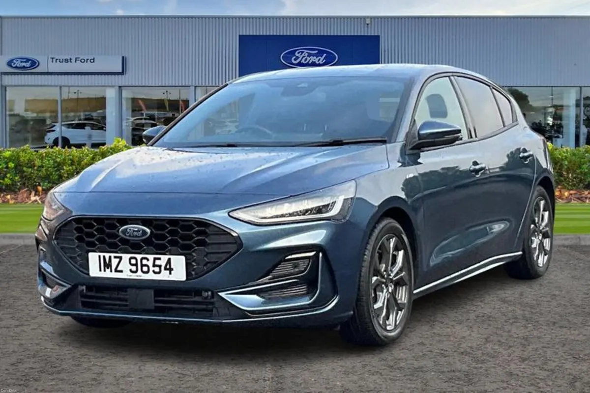 Ford Focus 1.0T EcoBoost MHEV ST-Line Hatchback 5d - Image 5