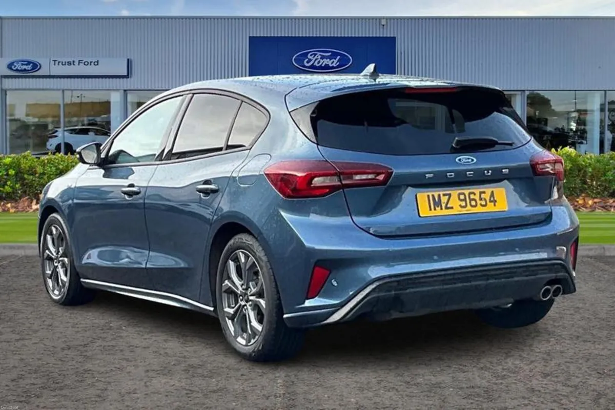 Ford Focus 1.0T EcoBoost MHEV ST-Line Hatchback 5d - Image 2