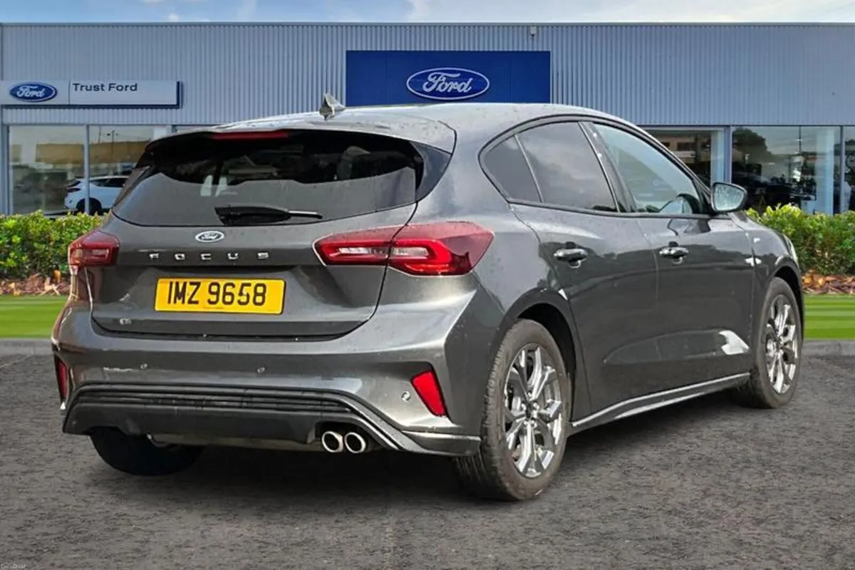 Ford Focus 1.0T EcoBoost MHEV ST-Line Hatchback 5d - Image 4
