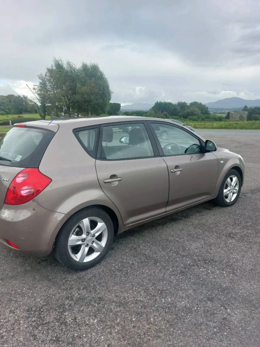 Kia Ceed 2010 - Image 5