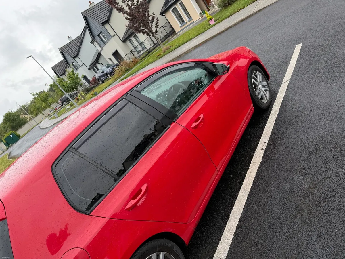 2009 Volkswagen Golf - Image 6