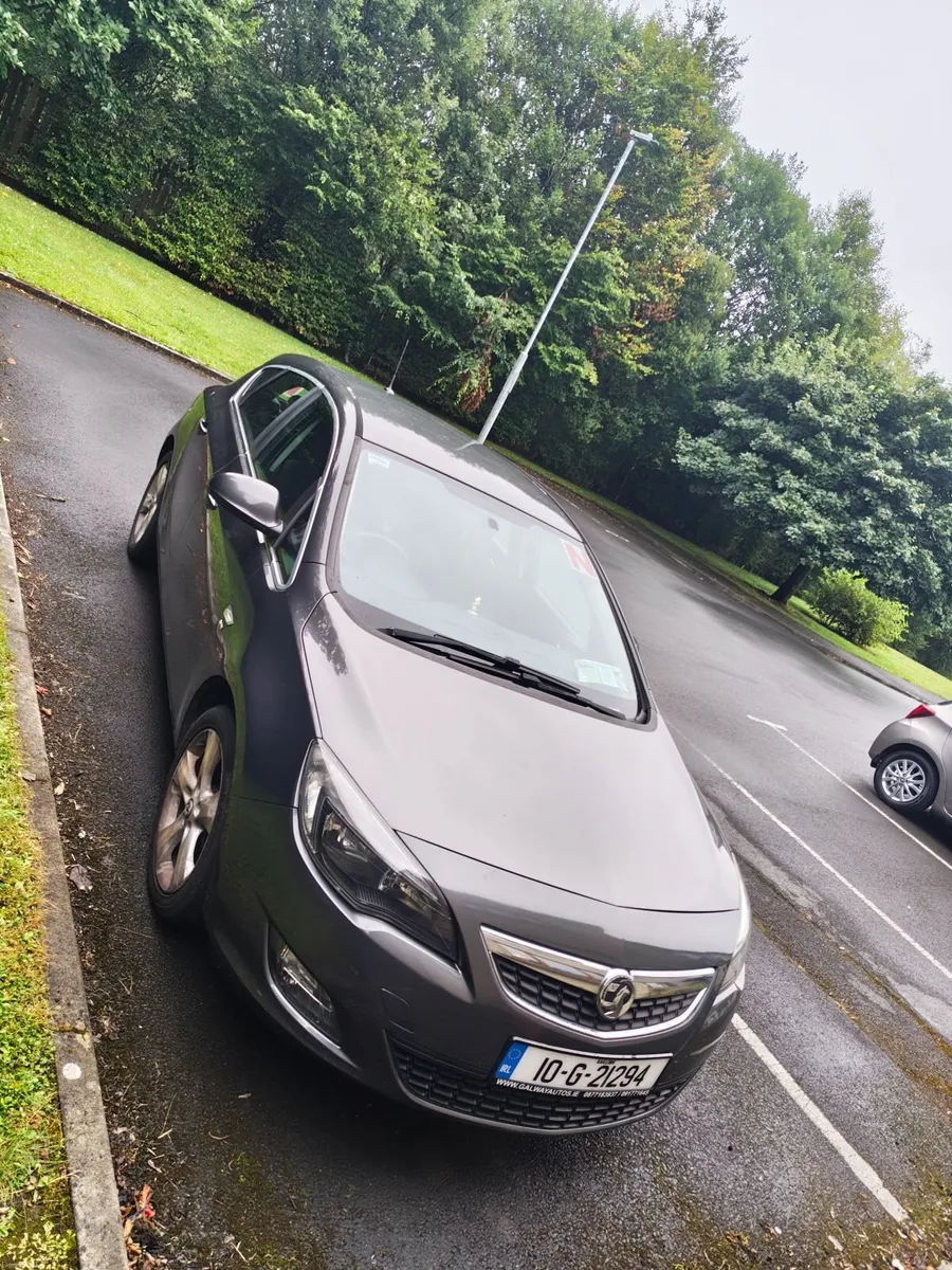 Vauxhall Astra 2010 - Image 1