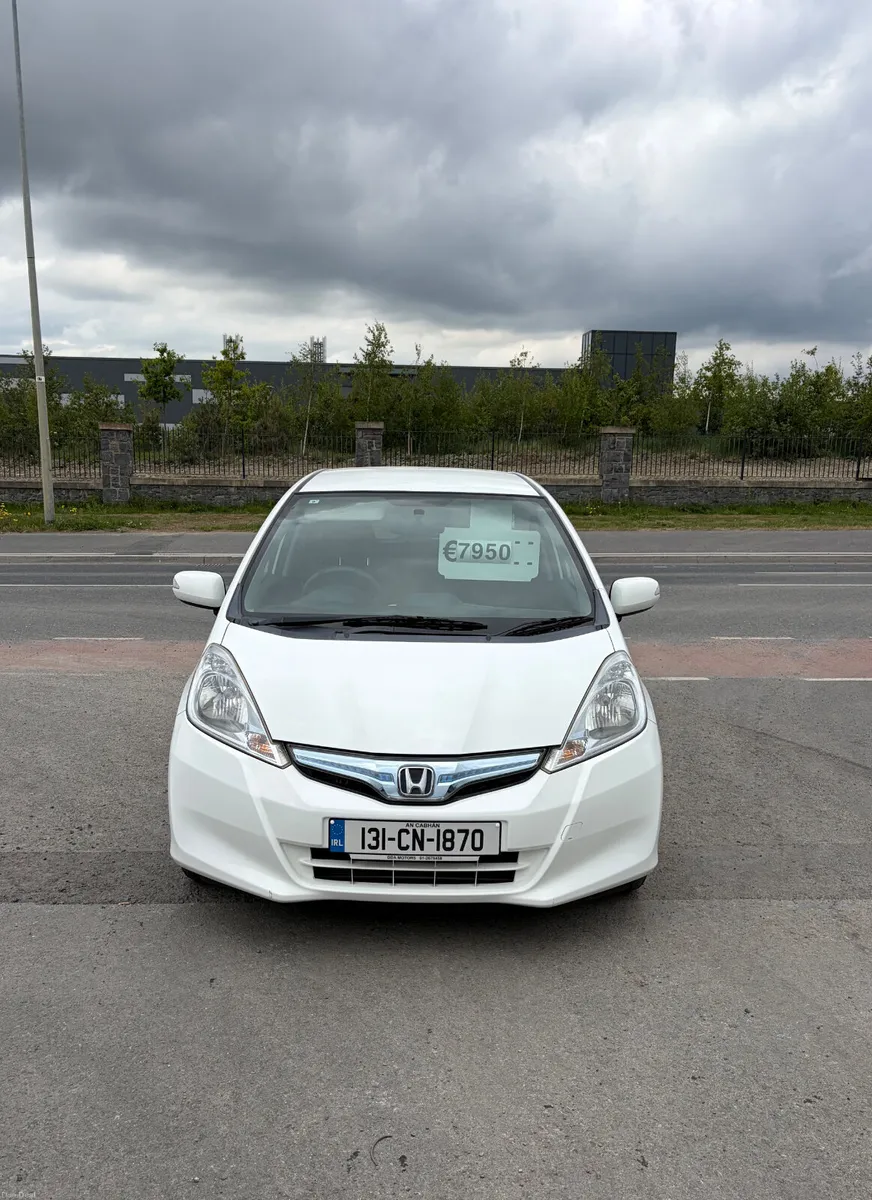 2013 Honda Fit 1.3 Hybrid Automatic - Image 2