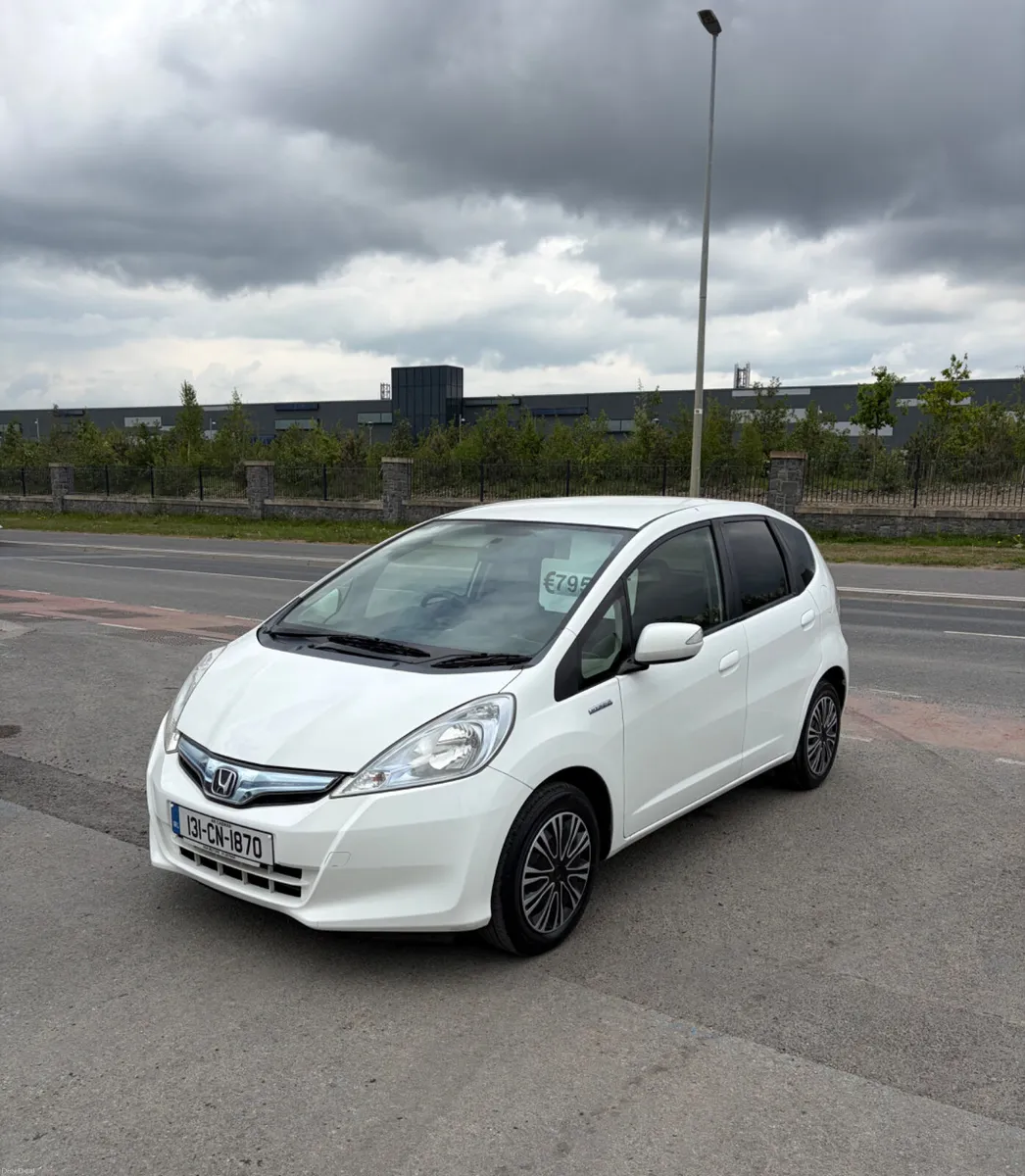 2013 Honda Fit (Jazz) 1.3 Hybrid Automatic - Image 1