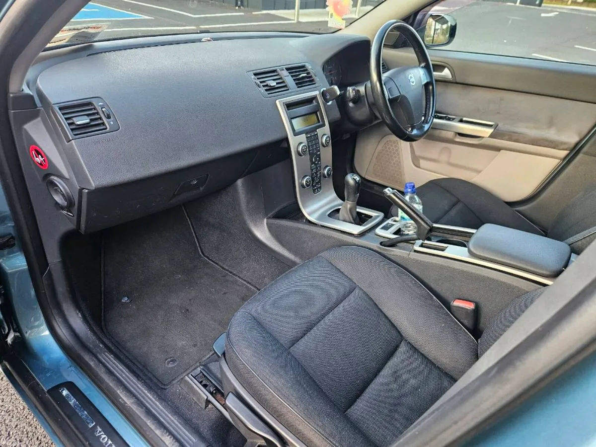 Volvo S40 nct & taxed - Image 6