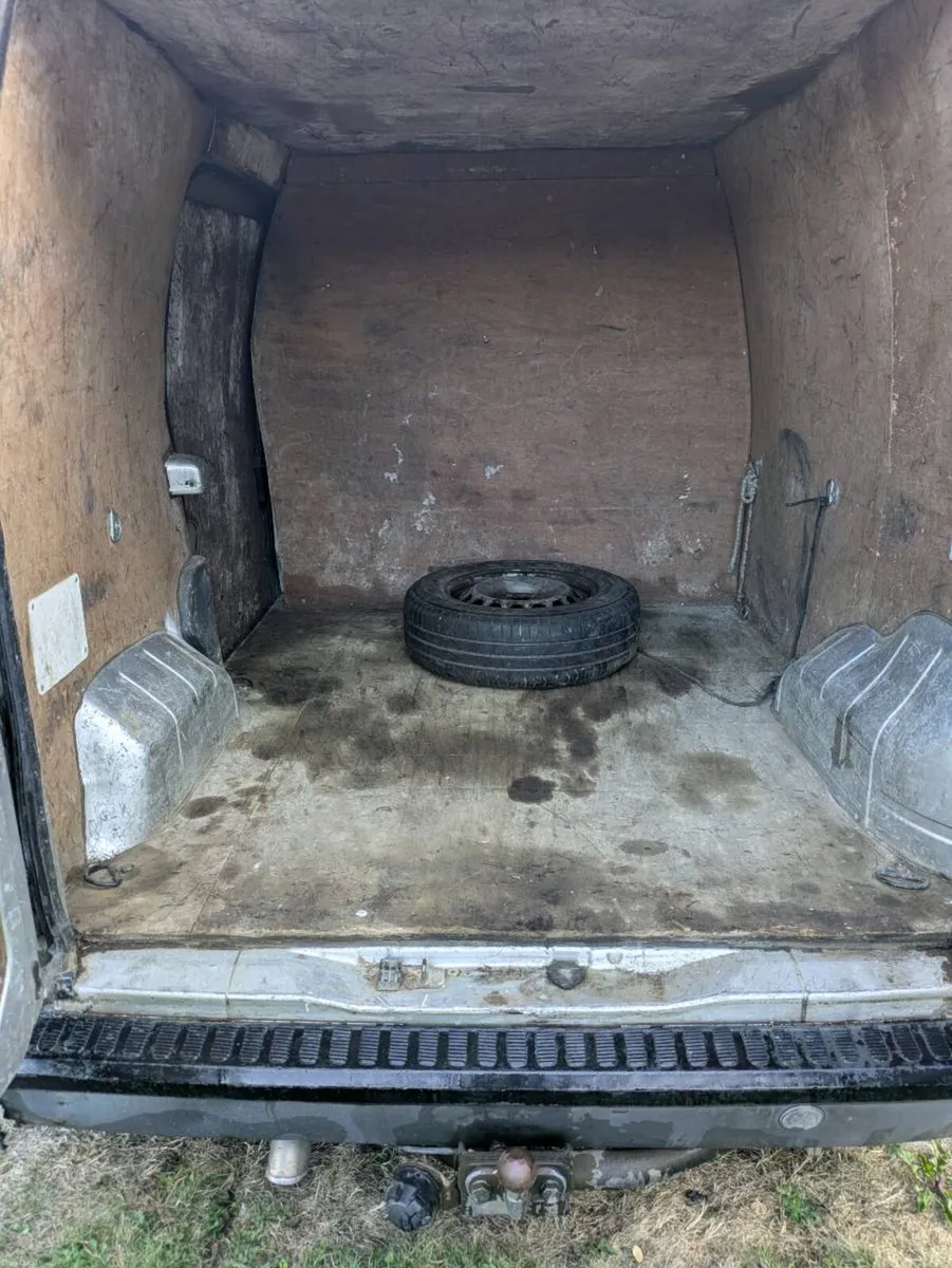 Ford Transit - Image 5