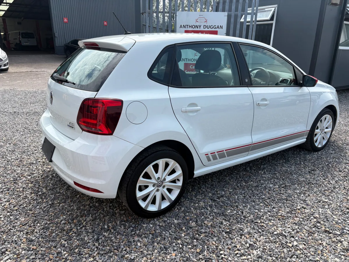 2017 Volkswagen polo Beats  Automatic - Image 3
