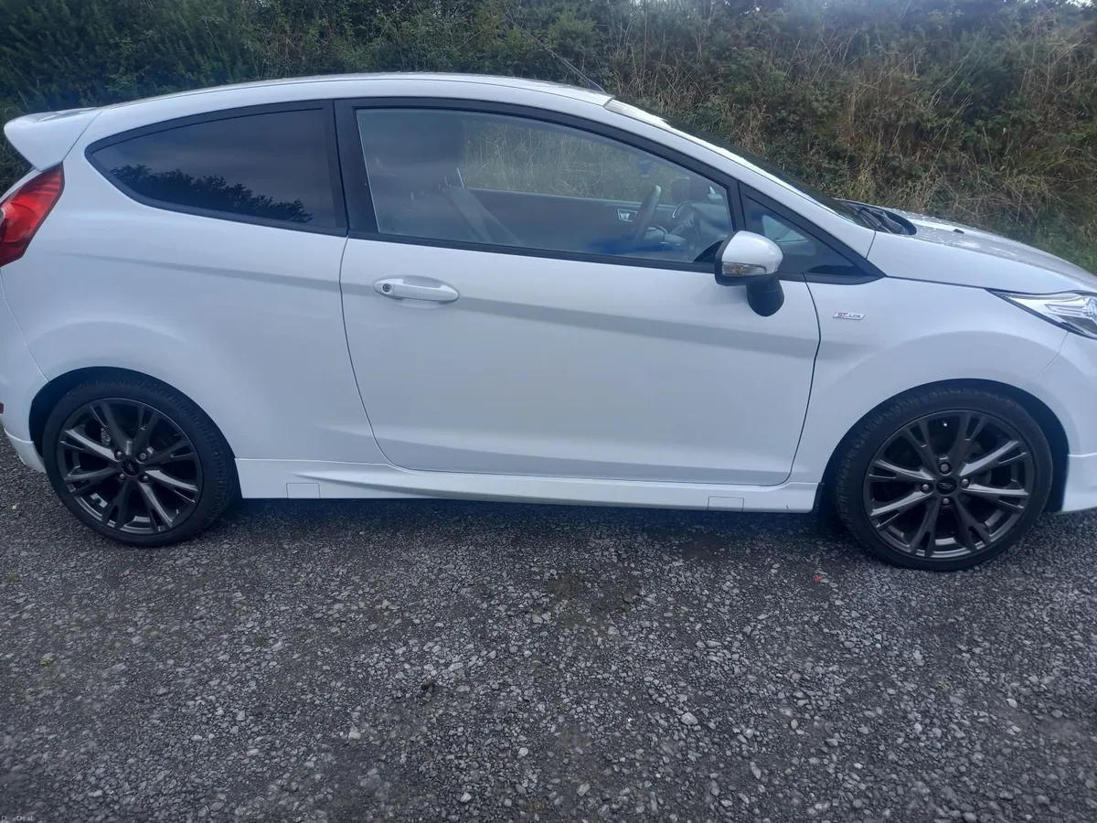 Ford Fiesta 2016 ST Line - Image 2