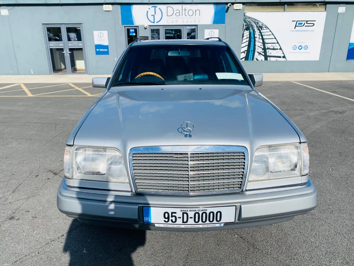 MERCEDES E280 ESTATE 7 SEATER AUTOMATIC 1995 - Image 2