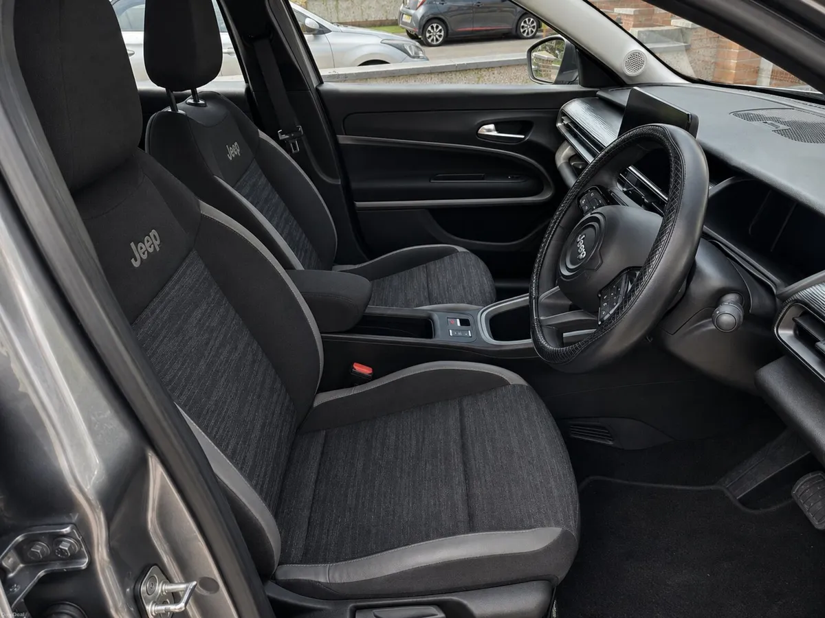 Jeep Avenger Longitude 1.2 Petrol - Image 5