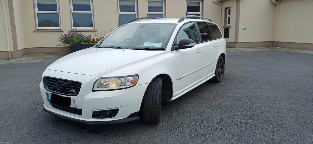 Volvo V50 1.6 - Image 1