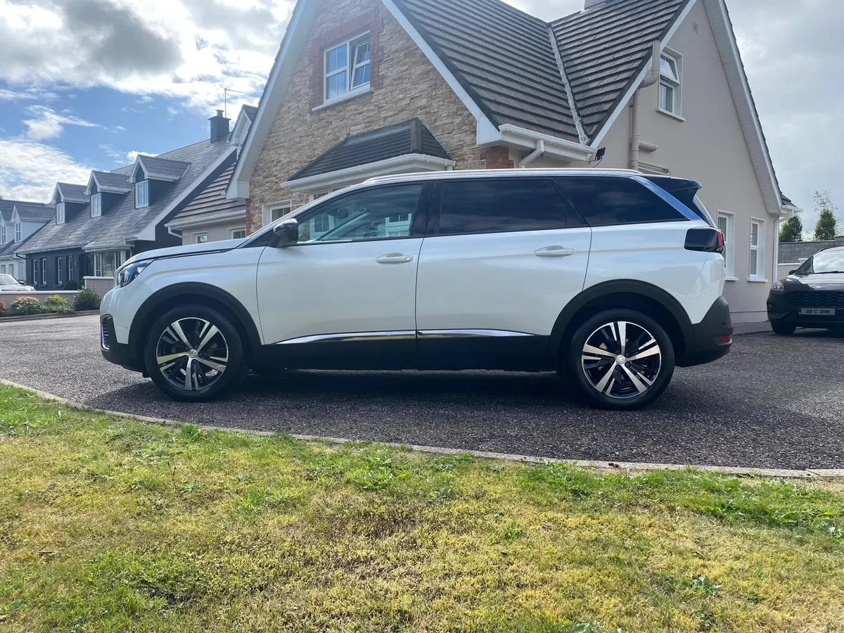 PEUGEOT 5008 ALLURE - Image 2