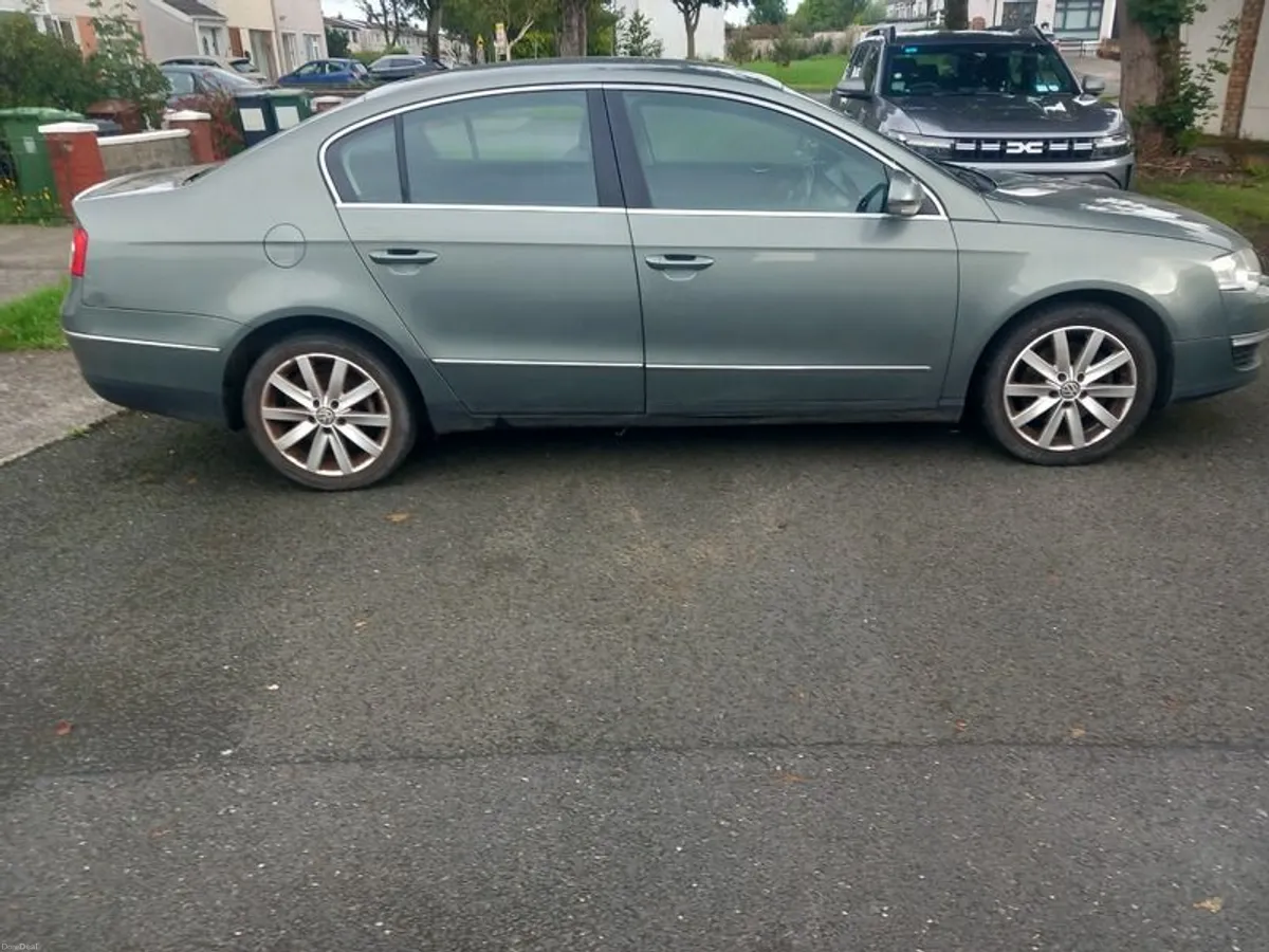 2007 Volkswagen Passat - Image 1