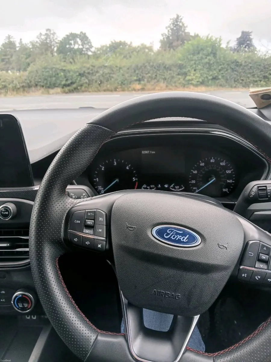 2022 ford focus - Image 2
