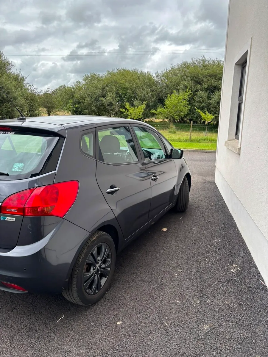 2018 Kia Venga - Image 3