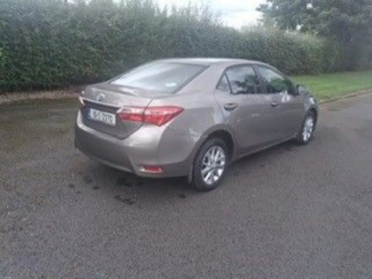 Toyota Corolla 2015 - Image 3