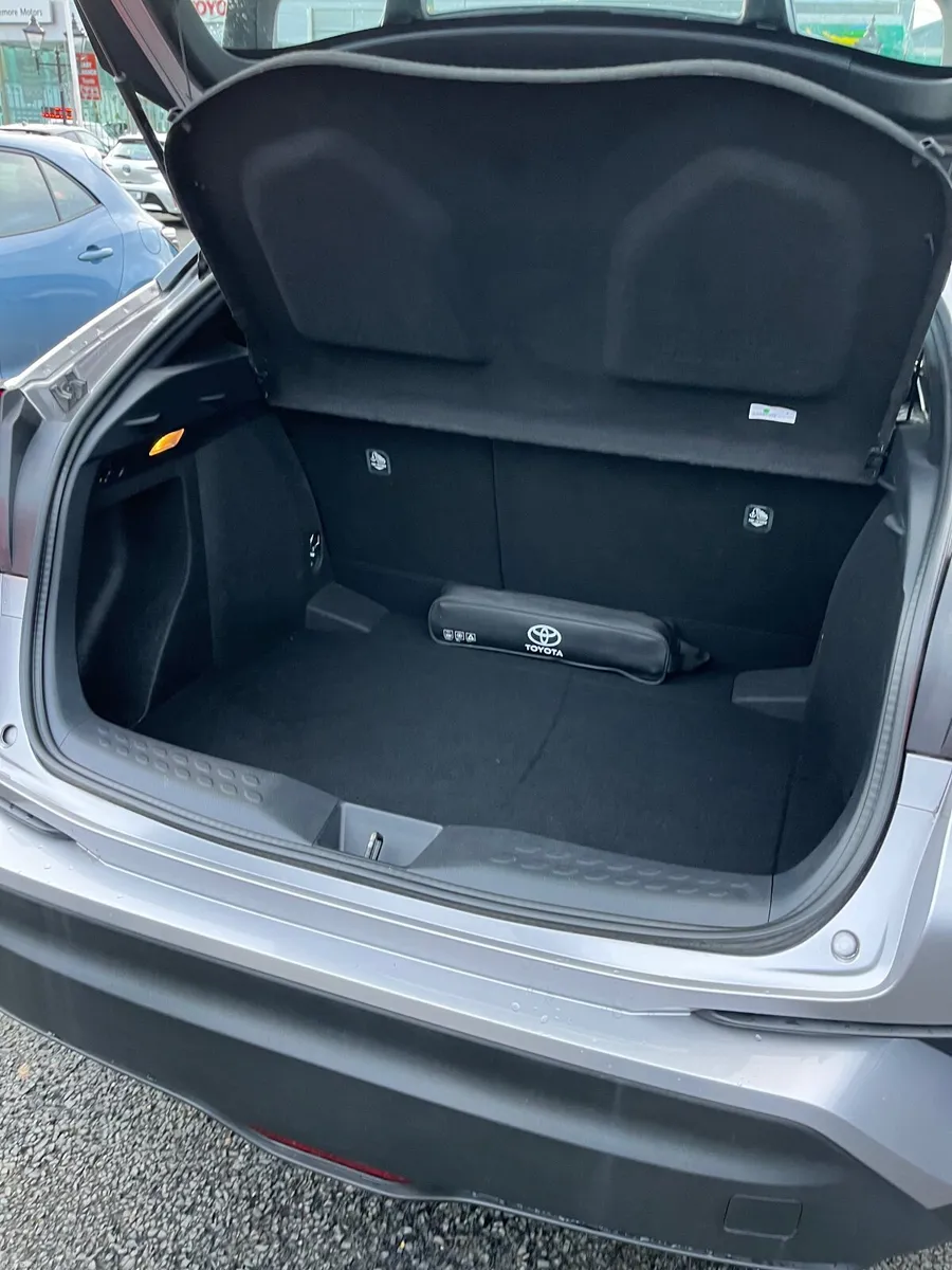 Toyota C-HR 2017 - Image 6