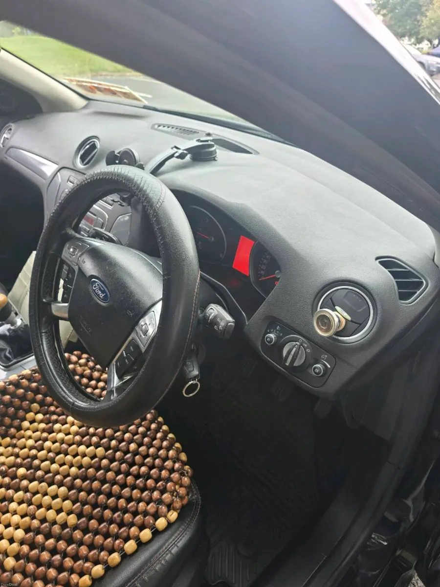 Car - Image 3