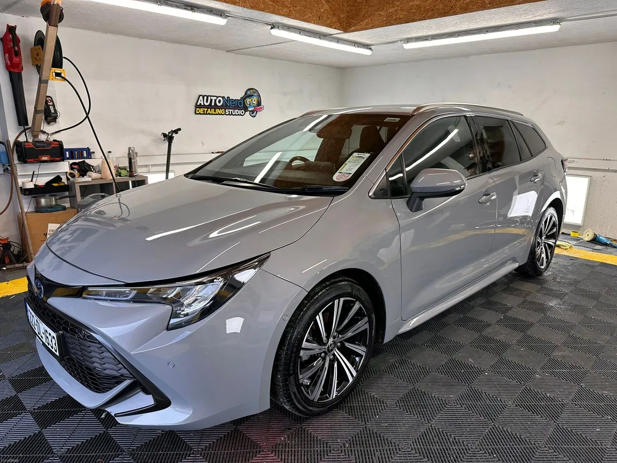2022 Toyota Corolla Touring Sports Hybrid iDesign - Image 4