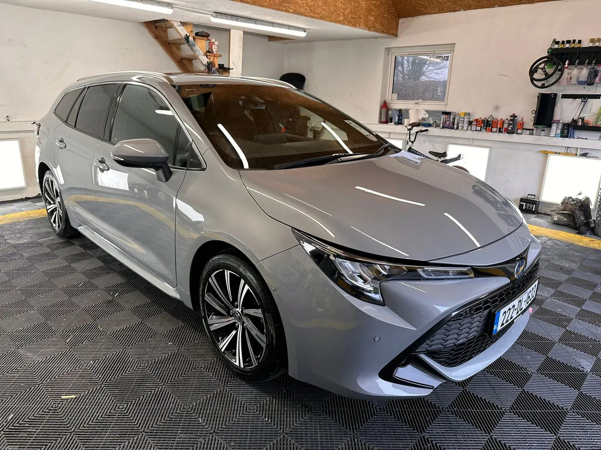2022 Toyota Corolla Touring Sports Hybrid iDesign - Image 6